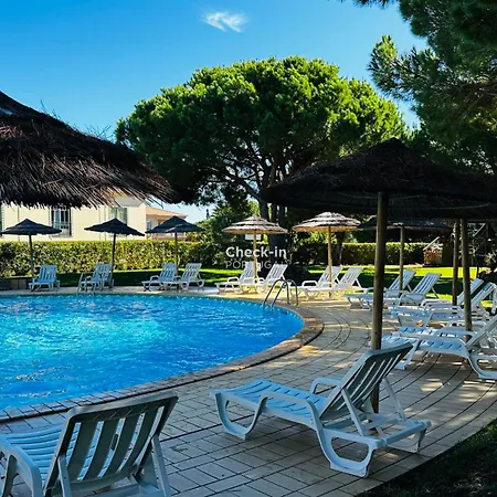 Bicos 7 - Shared Pool - 6 Guests -